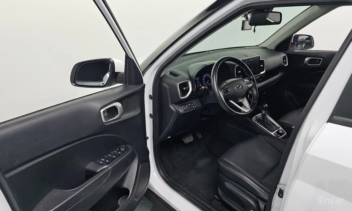 Фото 10 - Hyundai Venue