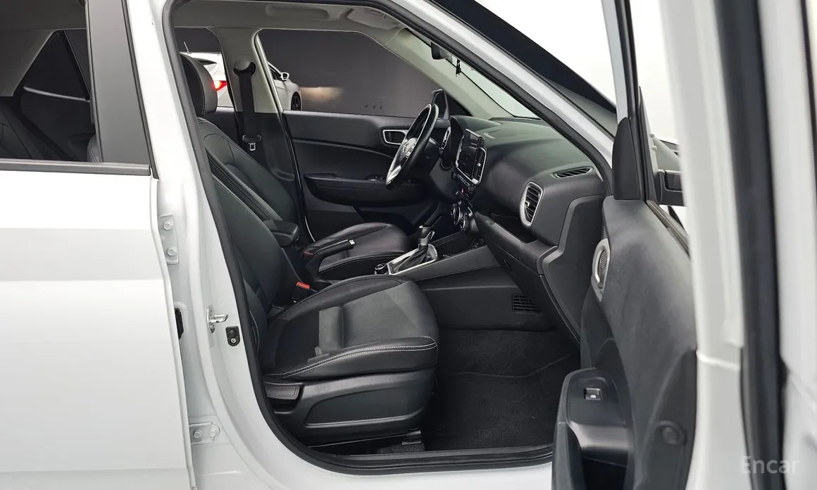 Фото 12 - Hyundai Venue