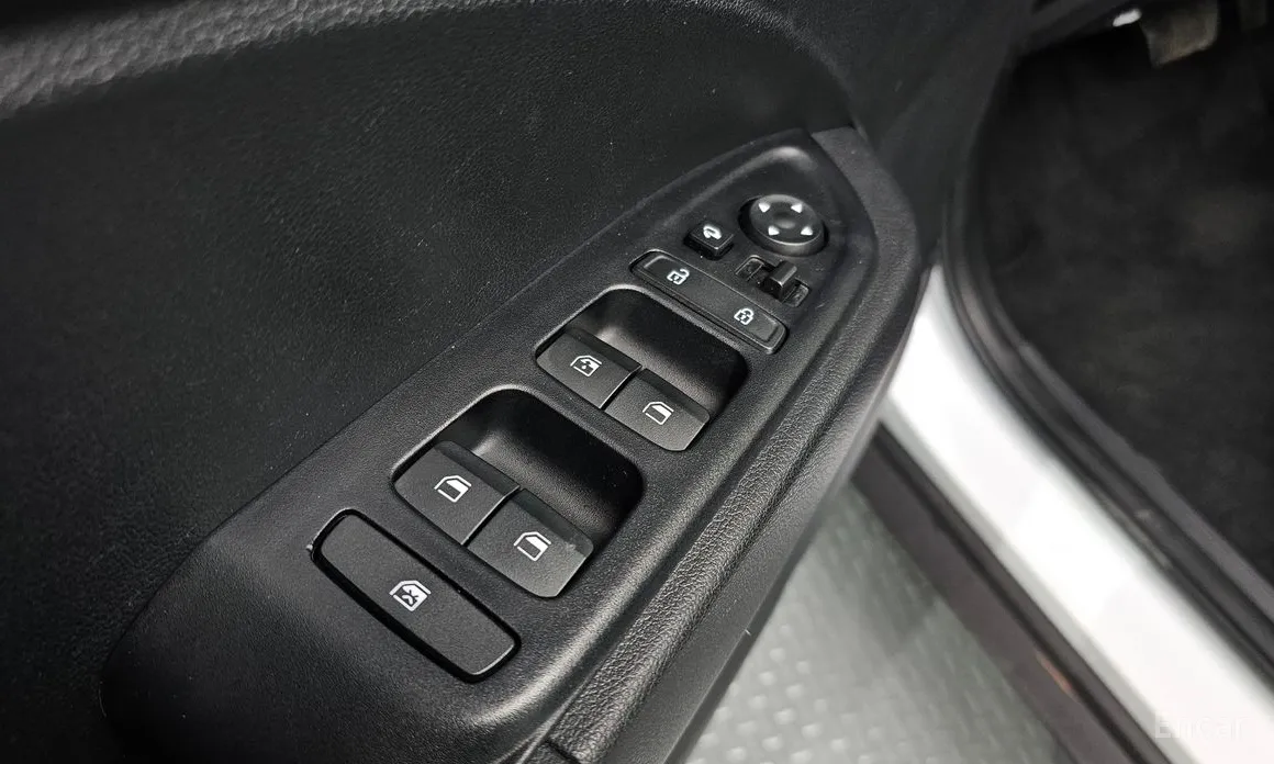 Фото 14 - Hyundai Venue