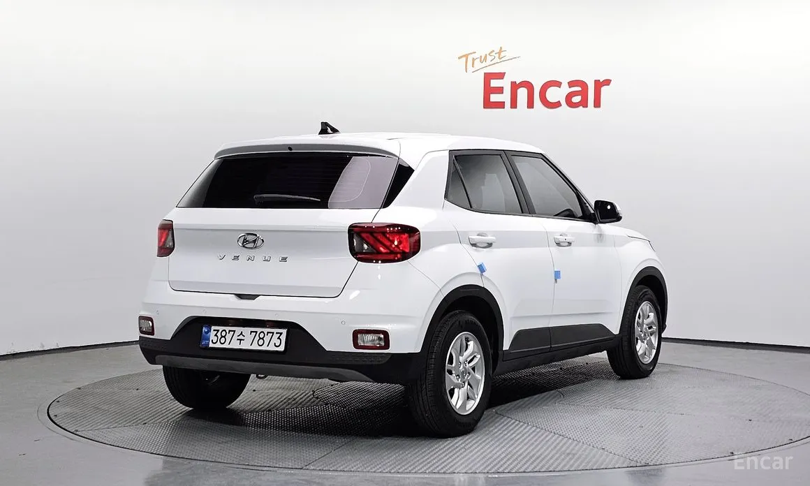 Фото 2 - Hyundai Venue
