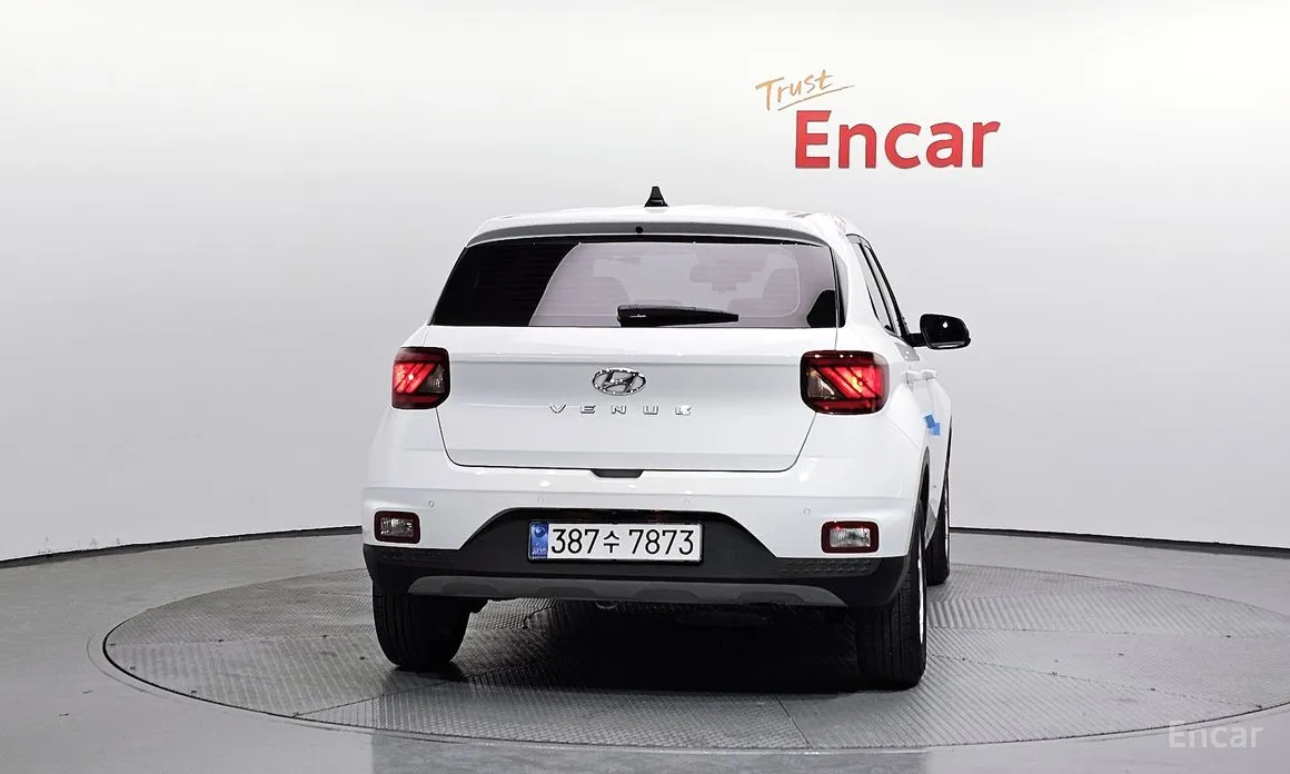 Фото 4 - Hyundai Venue