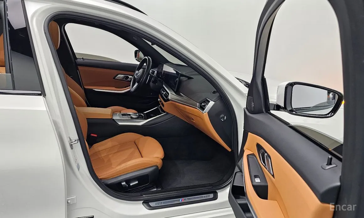 Photo 10 - BMW 3 Series