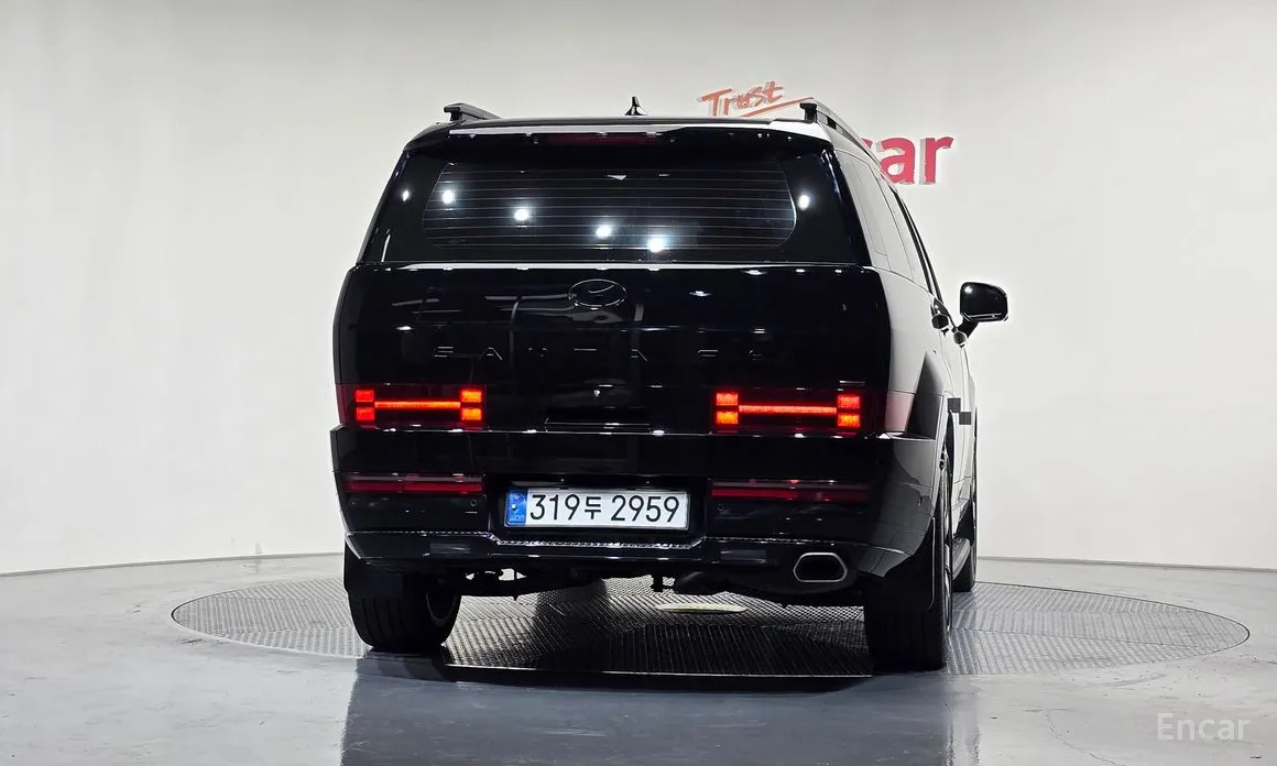 Фото 4 - Hyundai Santa Fe