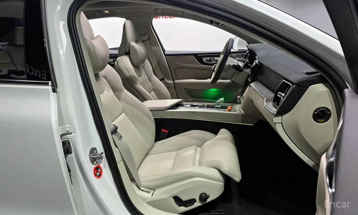 Фото 10 - Volvo S60