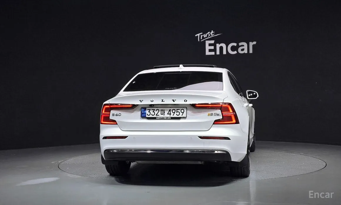 Фото 4 - Volvo S60