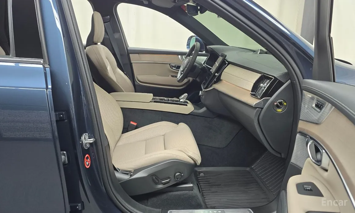 Фото 10 - Volvo XC90