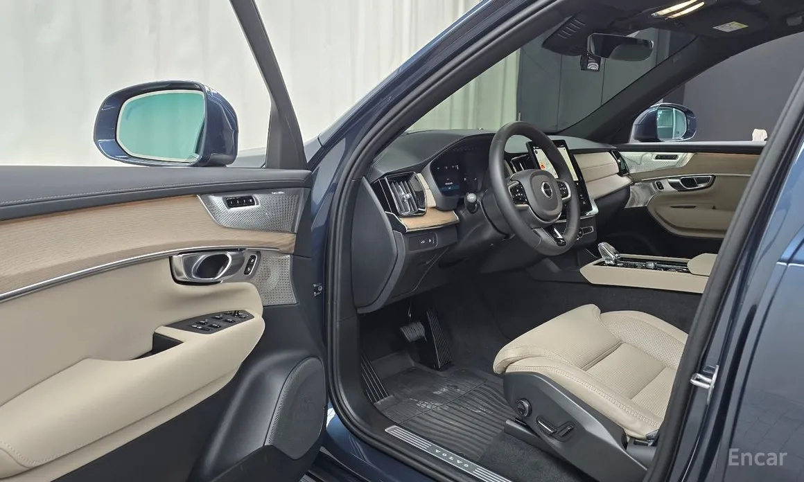 Фото 11 - Volvo XC90