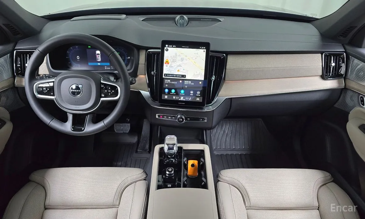 Фото 7 - Volvo XC90