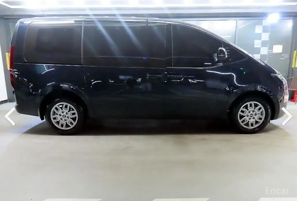 Фото 3 - Hyundai Staria