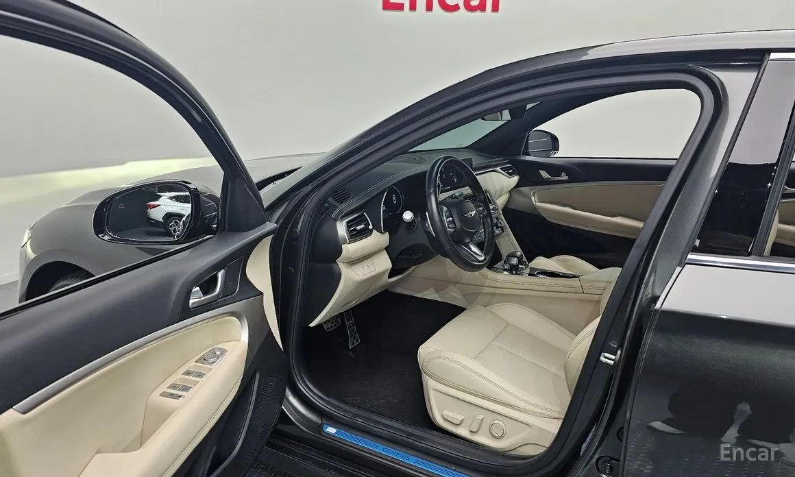 Фото 11 - Genesis G70