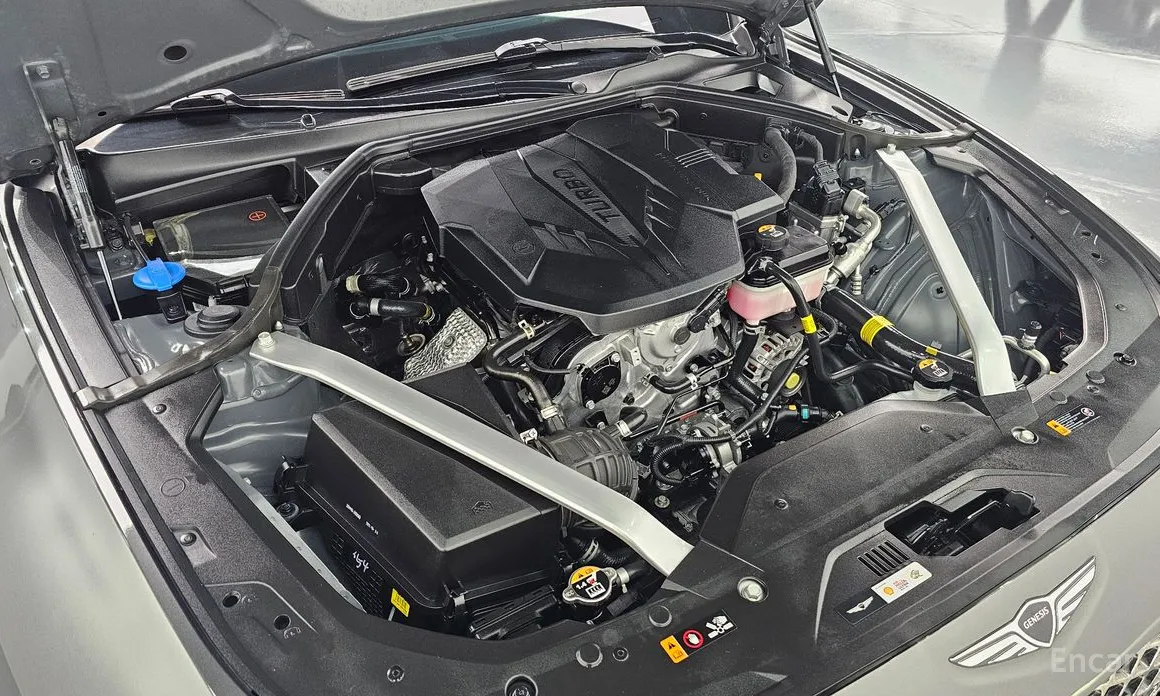 Фото 6 - Genesis G70