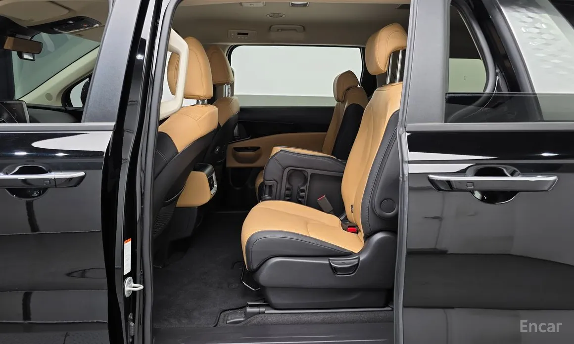 Фото 12 - Kia Carnival