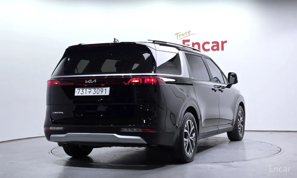 Фото 2 - Kia Carnival