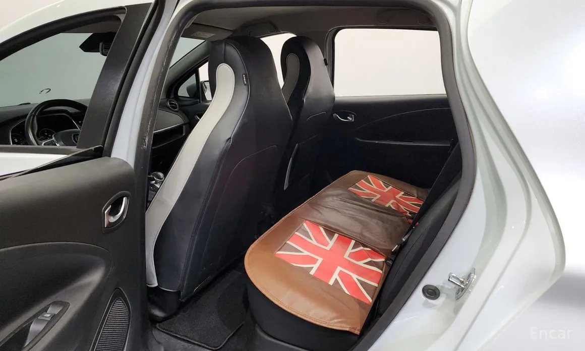 Фото 11 - Renault Zoe