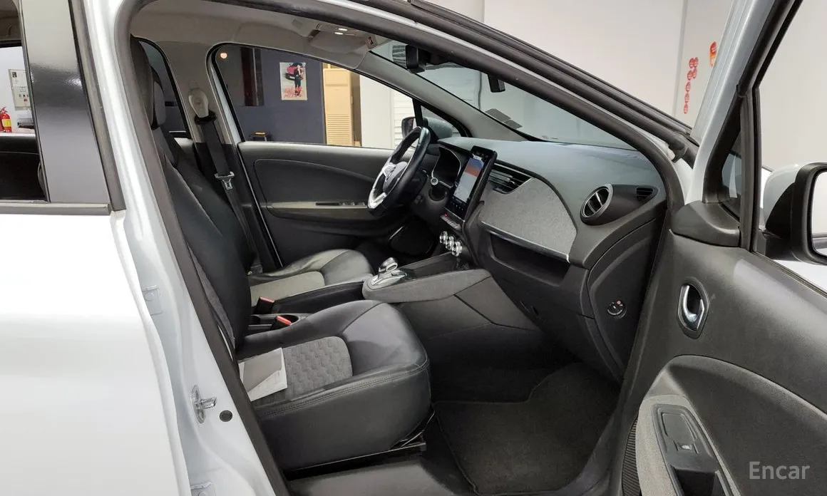 Фото 12 - Renault Zoe