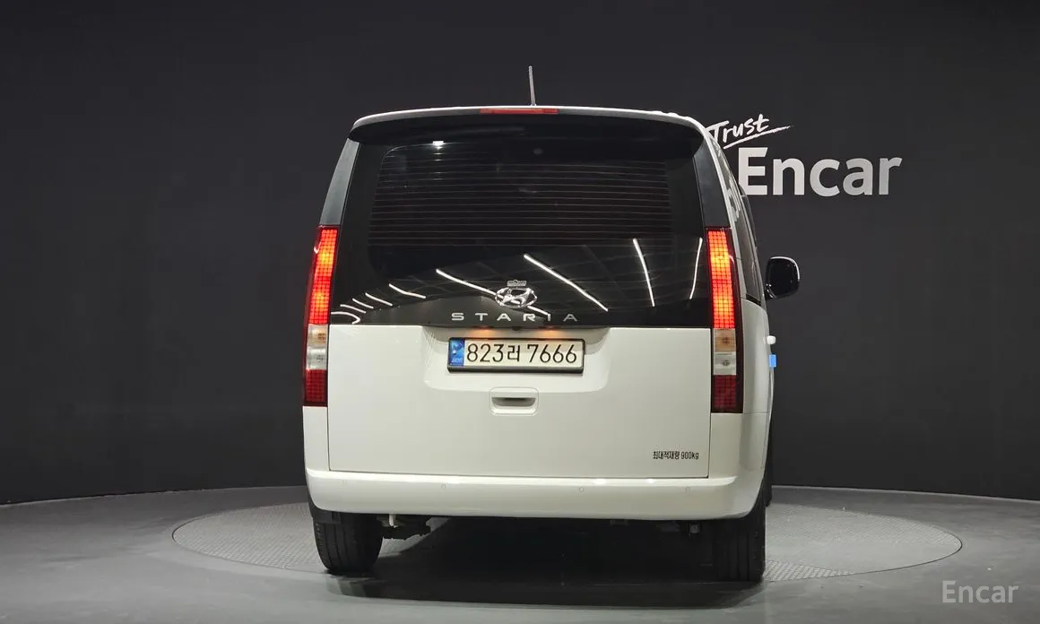 Фото 4 - Hyundai Staria