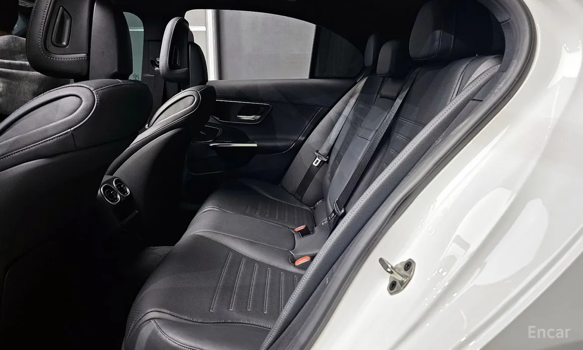 Фото 13 - Mercedes-Benz C-Class