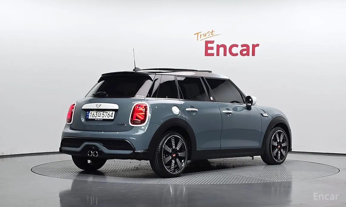 Фото 2 - Mini Cooper