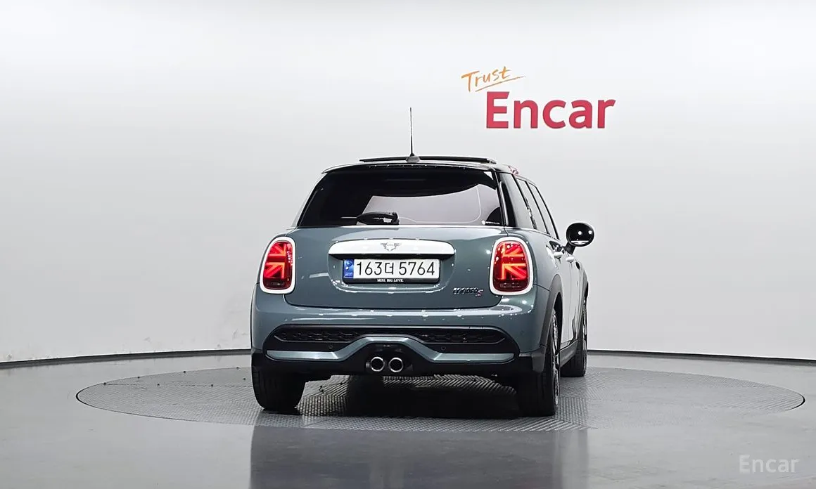 Фото 4 - Mini Cooper