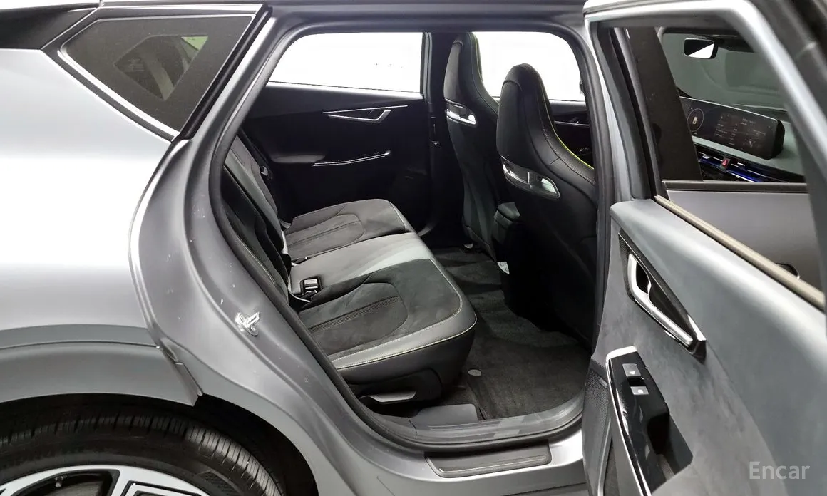 Фото 12 - Kia EV6