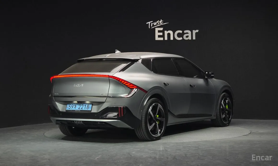 Фото 2 - Kia EV6