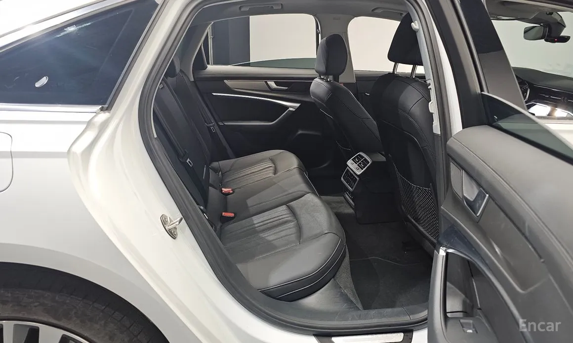 Фото 12 - Audi A6