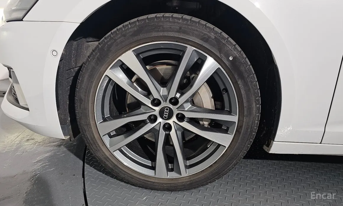 Фото 5 - Audi A6