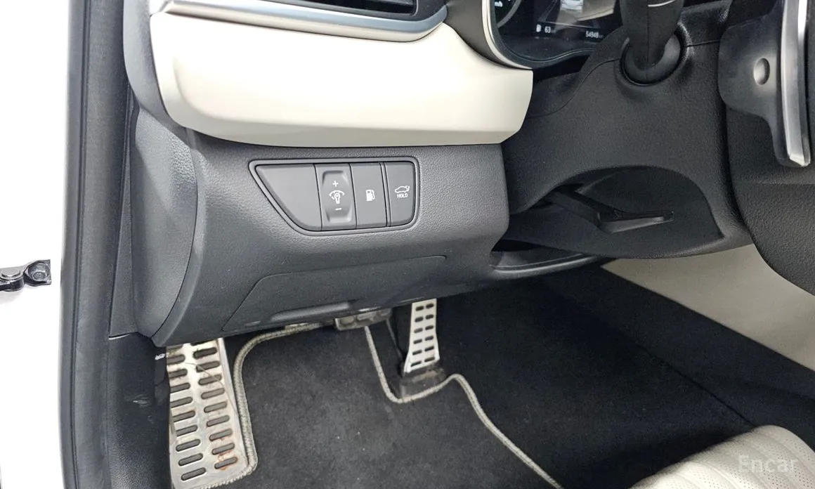 Фото 17 - Genesis G70