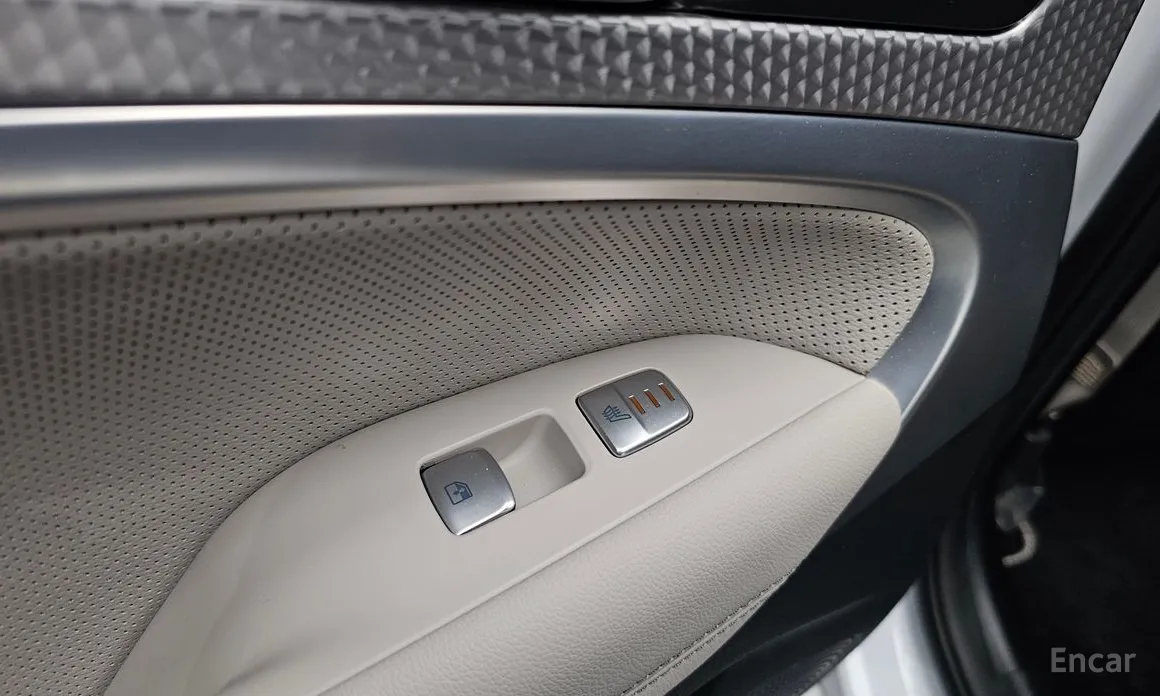 Фото 19 - Genesis G70