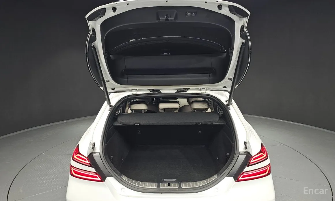 Фото 20 - Genesis G70