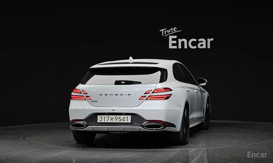 Фото 4 - Genesis G70