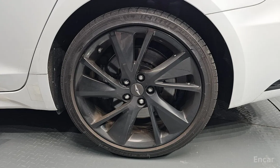 Фото 5 - Genesis G70