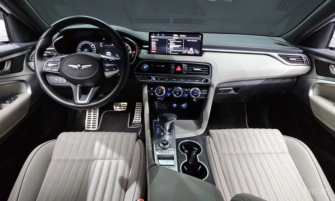 Фото 7 - Genesis G70