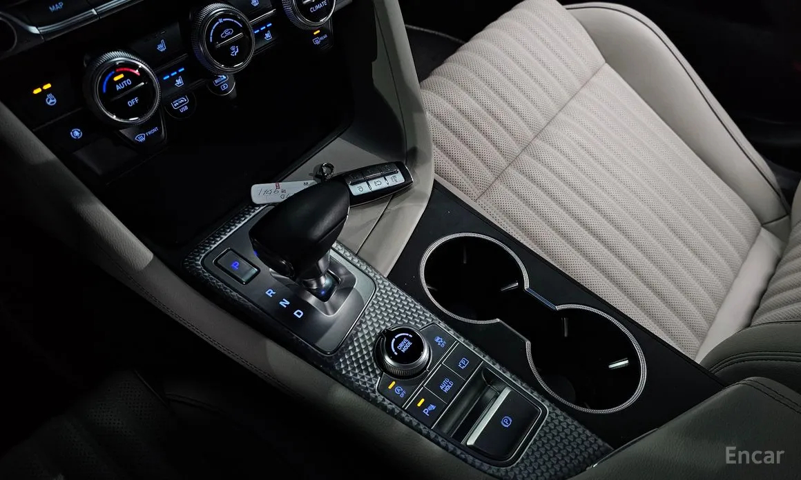 Фото 9 - Genesis G70