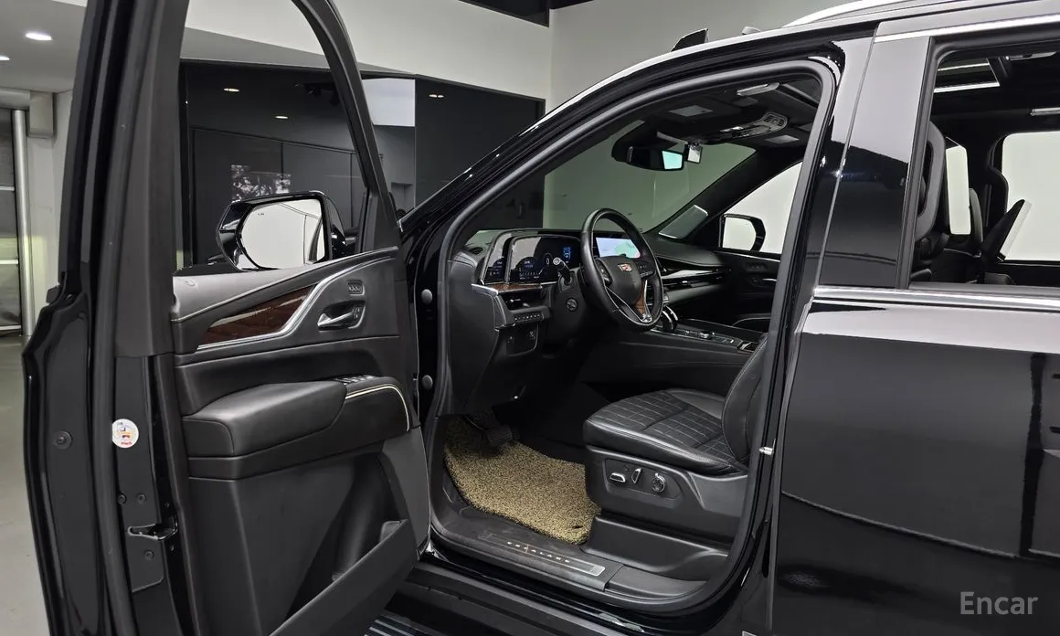 Фото 11 - Cadillac Escalade