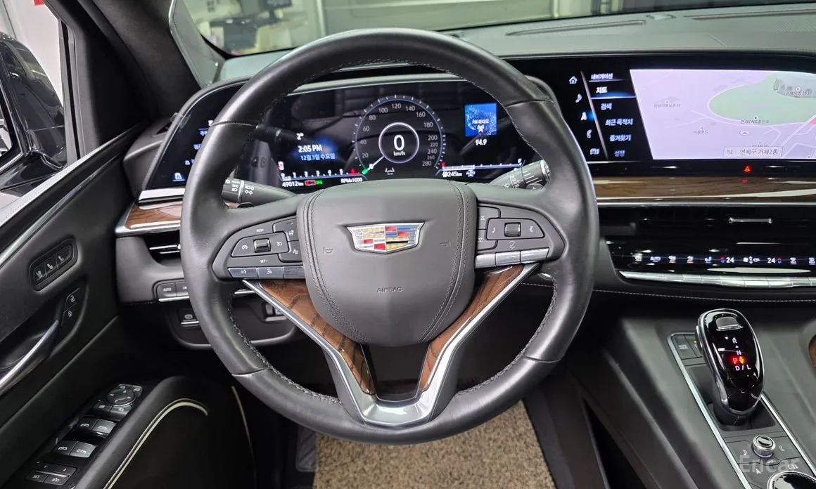 Фото 13 - Cadillac Escalade