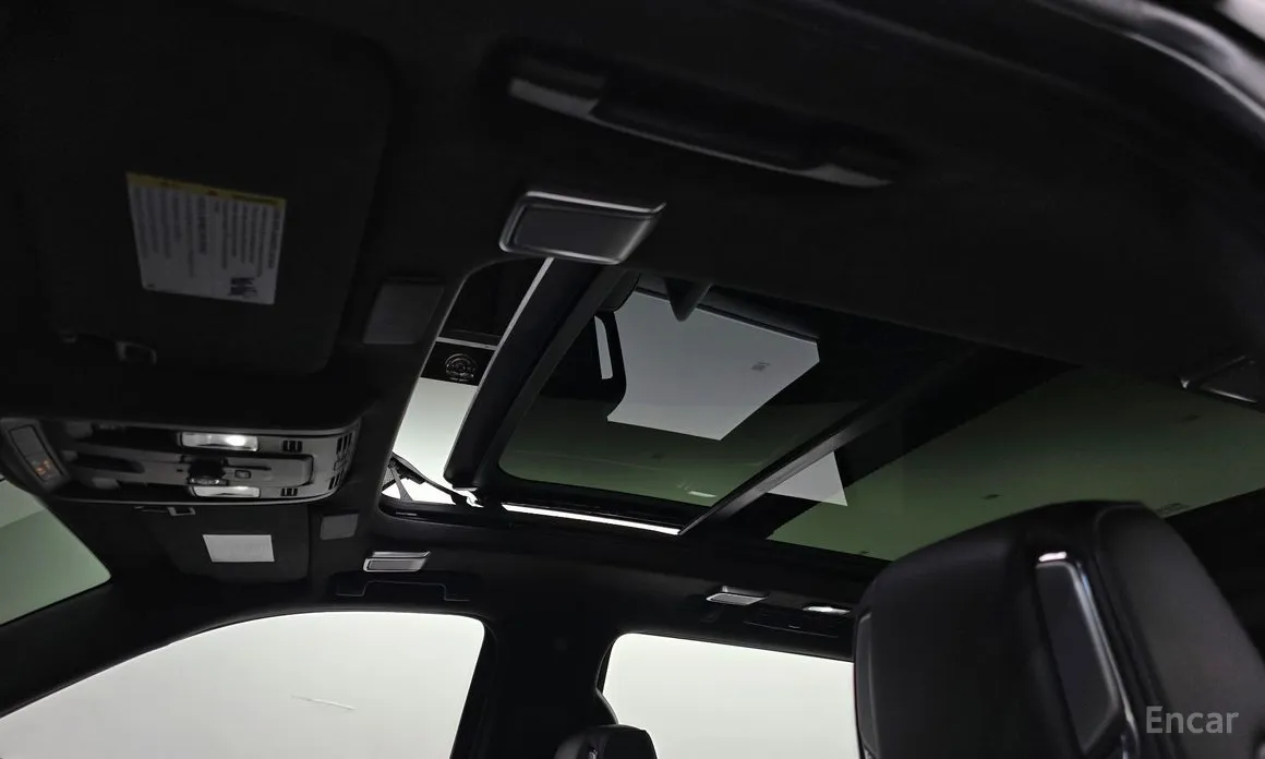 Фото 19 - Cadillac Escalade