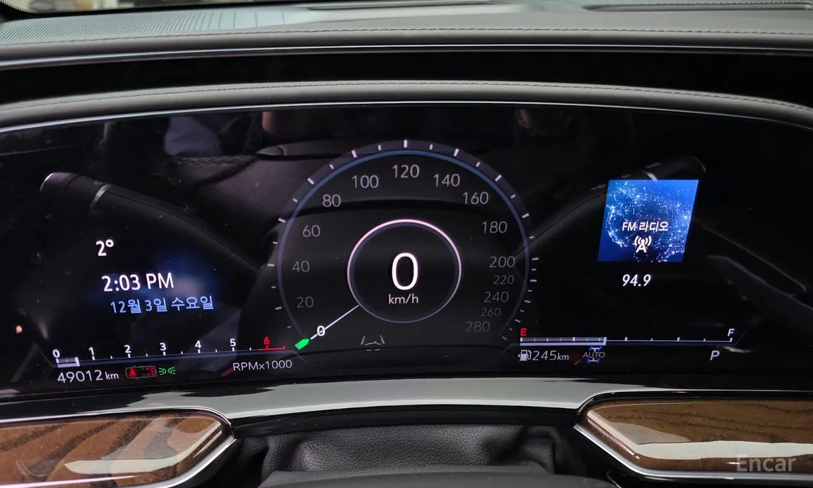 Фото 8 - Cadillac Escalade