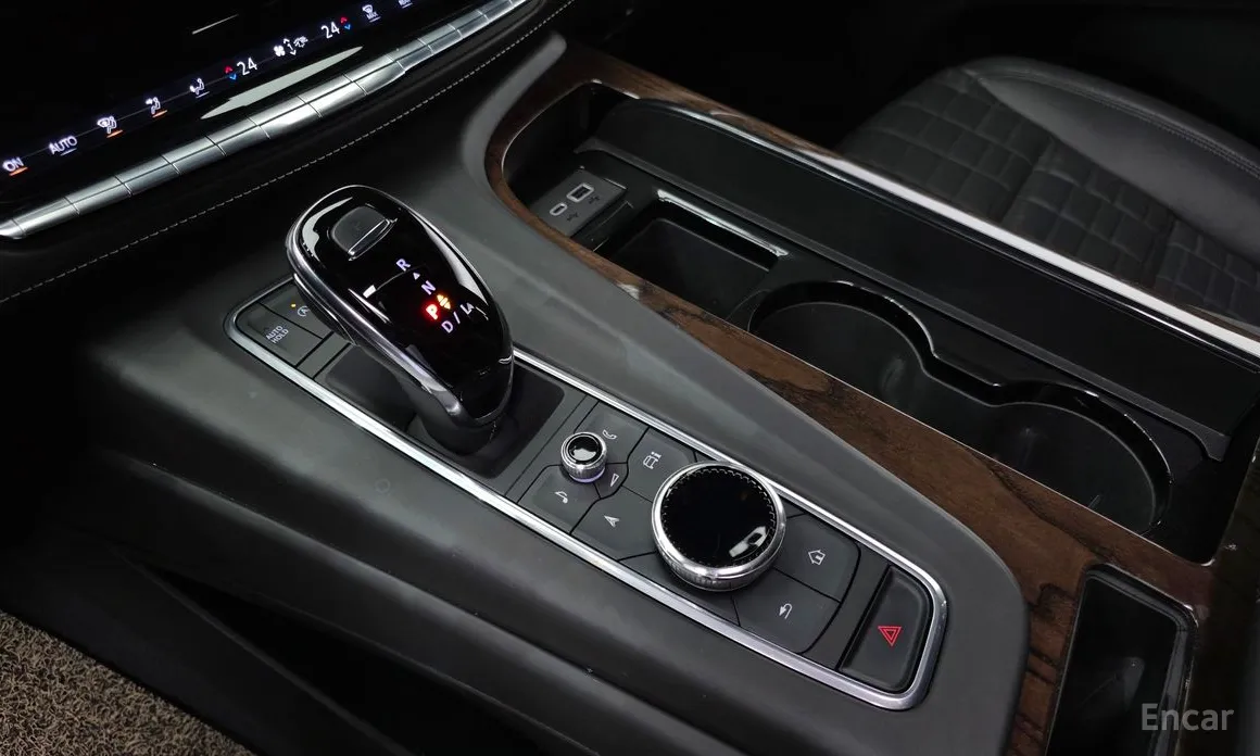 Фото 9 - Cadillac Escalade