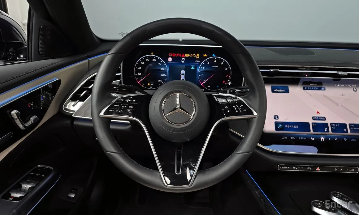 Фото 13 - Mercedes-Benz E-Class