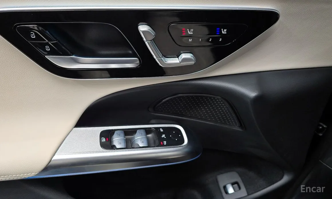 Фото 17 - Mercedes-Benz E-Class