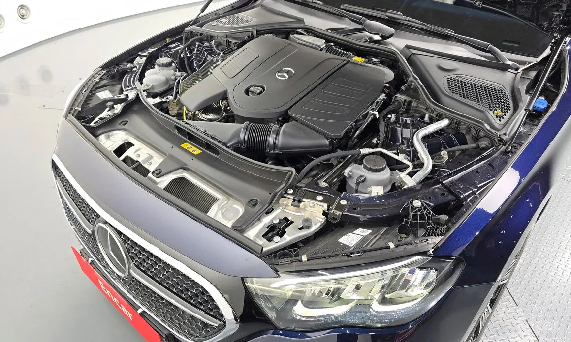 Фото 6 - Mercedes-Benz E-Class