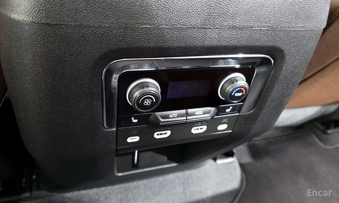 Фото 18 - Chevrolet Tahoe