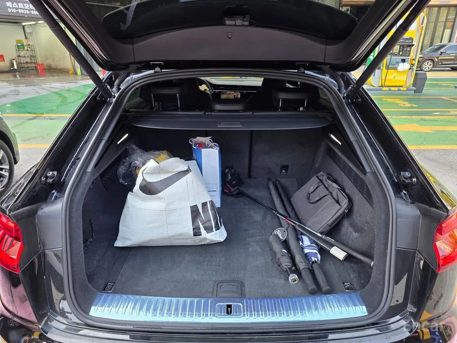 Фото 11 - Audi Q8