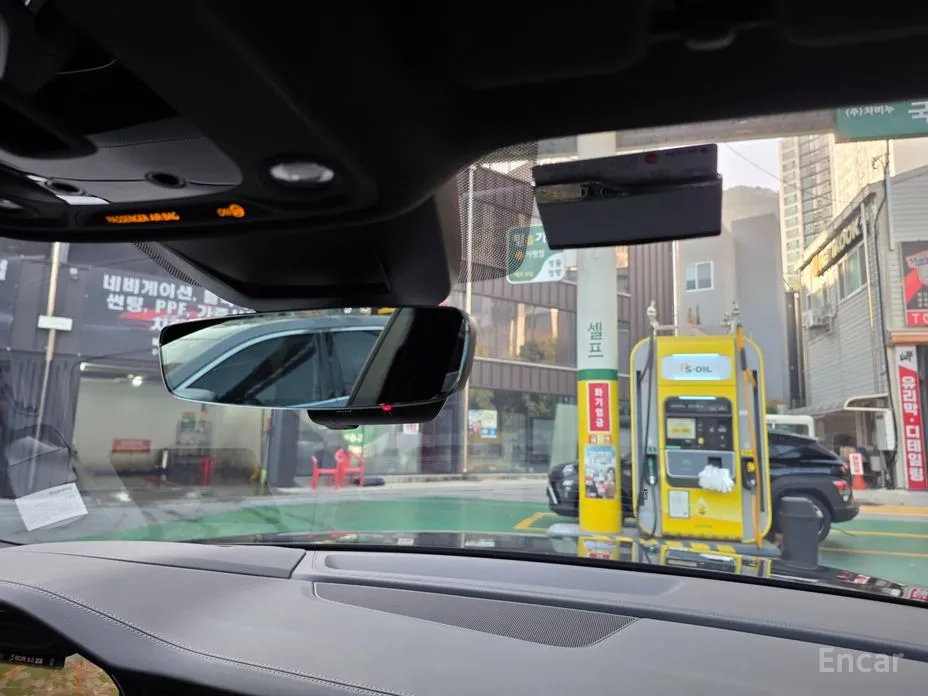 Фото 17 - Audi Q8