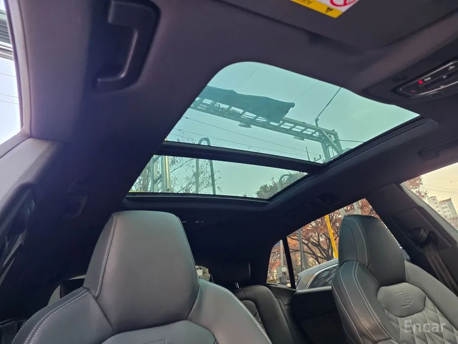 Фото 7 - Audi Q8