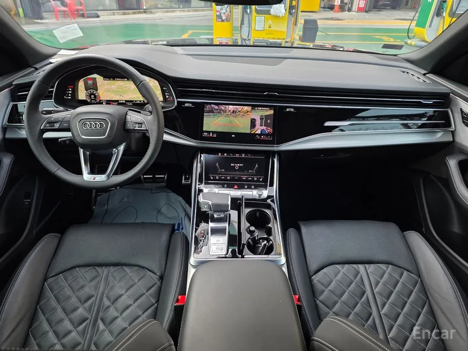 Фото 8 - Audi Q8