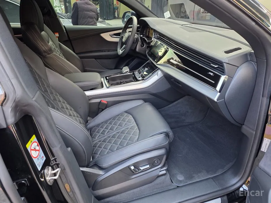 Фото 9 - Audi Q8