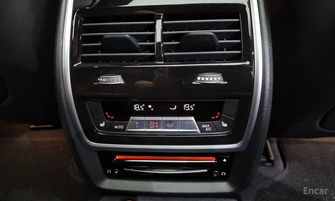 Фото 19 - BMW X7