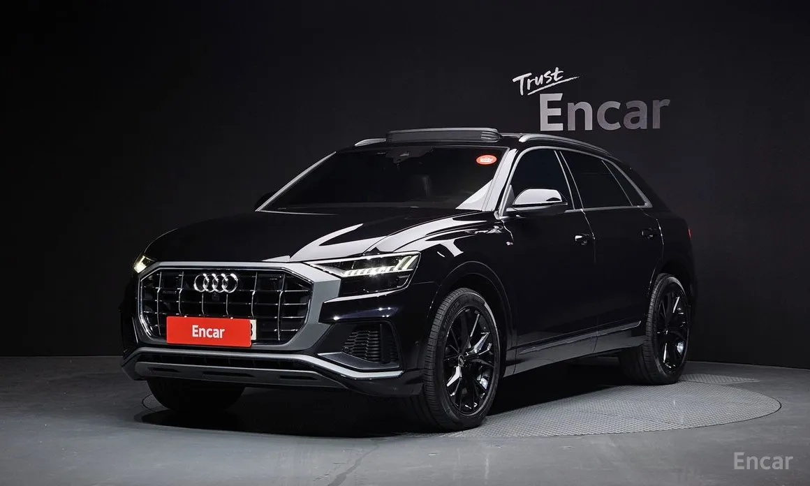 Фото 1 - Audi Q8